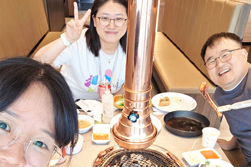 릴리, 엘레나와 함께하는 존의 식탁!