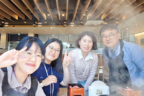 지니, 릴리, 엘레나와 함께하는 존의 식탁!