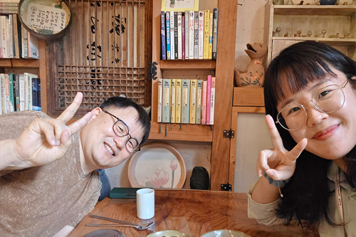 릴리와 함께하는 존의 식탁!​