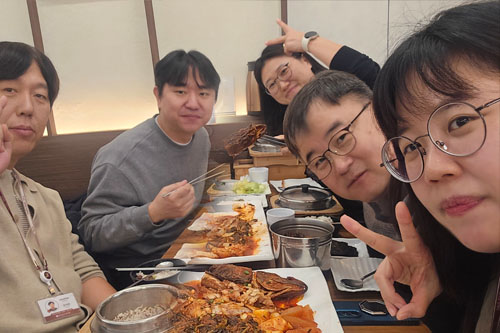 조나단, 제임스, 릴리, 엘레나와 함께하는 존의 식탁!