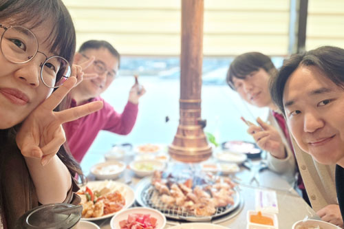 조나단, 제임스, 릴리와 함께하는 존의 식탁!