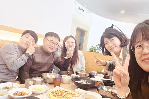 샤오, 스캇, 지니, 릴리와 함께하는 존의 식탁!