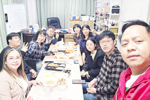 데이빗, 말루, 에드윈, 에이든, 라라, 케이시, 웬디, 릴리와 함께하는 존의 식탁!