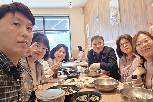 스캇, 샤오, 미카, 지니, 릴리와 함께하는 존의 식탁!