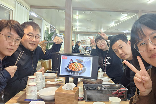 스캇, 빈센트, 세라, 릴리와 함께하는 존의 식탁!