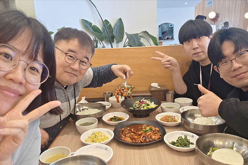 알리, 이안, 릴리와 함께하는 존의 식탁!