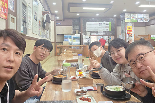 스캇, 잭, 빈센트, 릴리와 함께하는 존의 식탁!