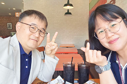 릴리와 함께하는 존의 식탁!​