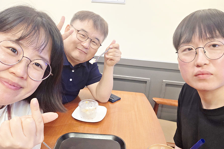 코빈, 릴리와 함께하는 존의 식탁!​