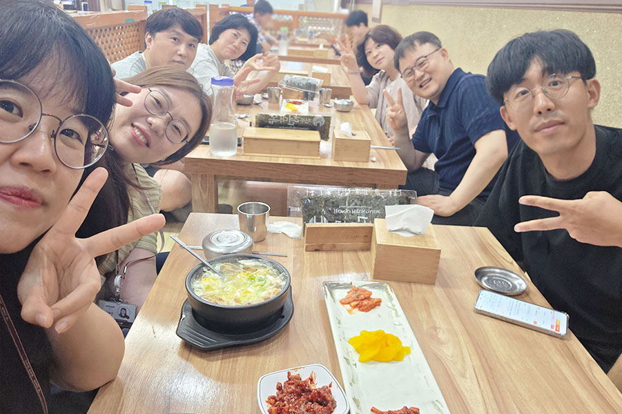 스캇, 미카, 샤오, 잭, 지니, 릴리와 함께하는 존의 식탁!