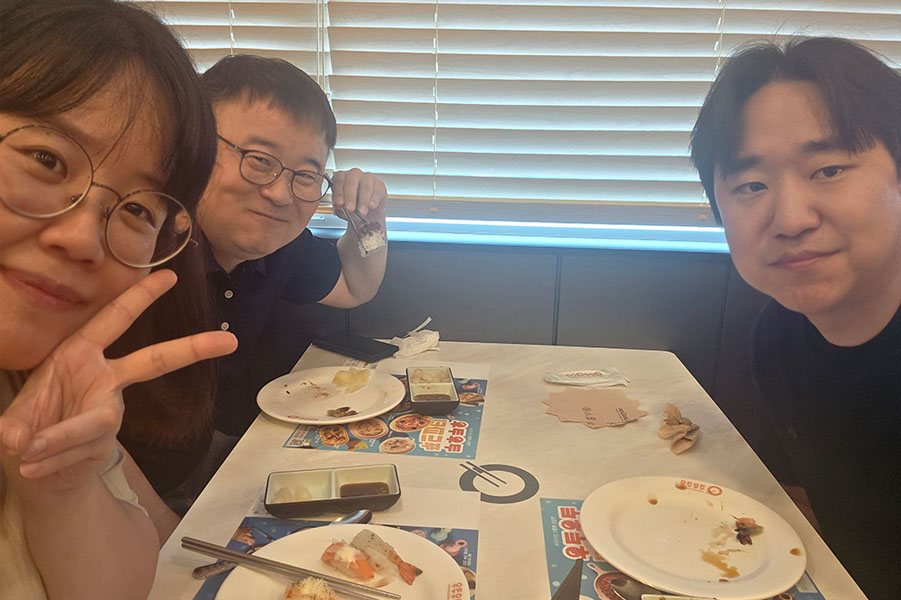 제임스, 릴리와 함께하는 존의 식탁!