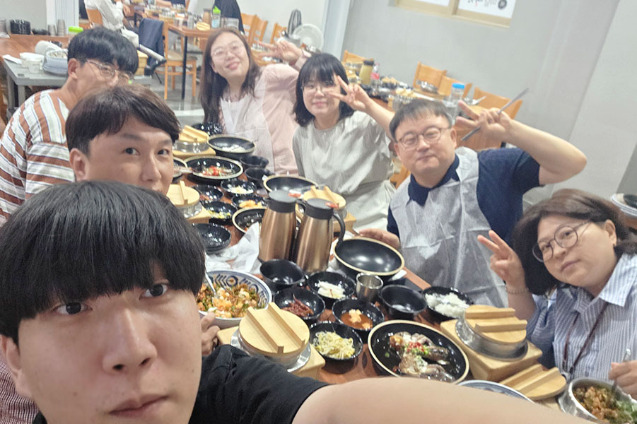 스캇, 미카, 샤오, 잭, 이안, 릴리와 함께하는 존의 식탁!