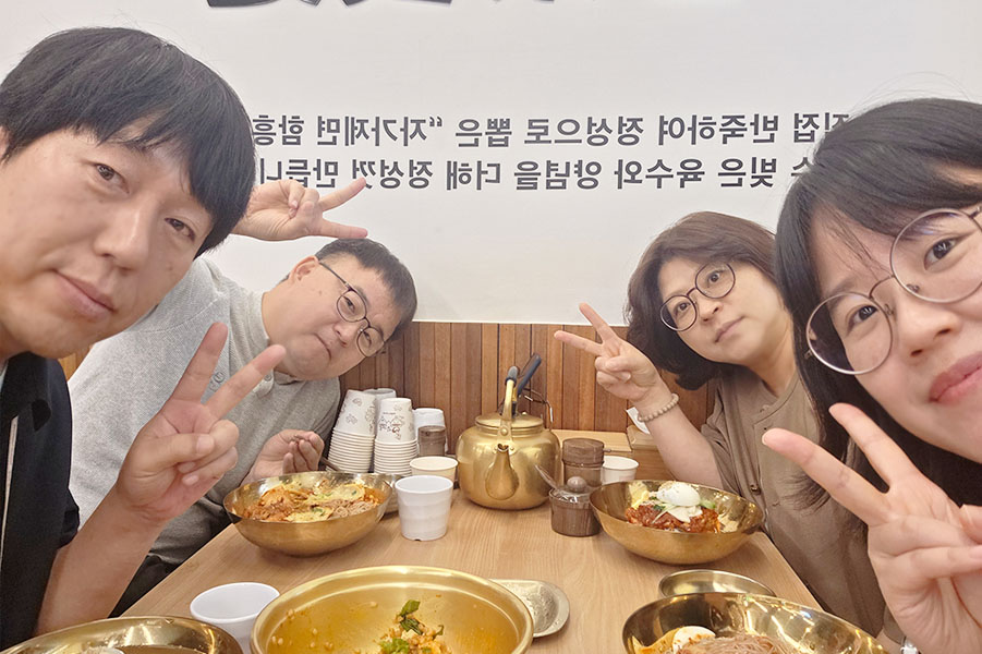 미카, 조나단, 릴리와 함께하는 존의 식탁!